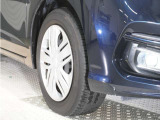 ◆純正ホイール装着車◆シンプルなデザインのホイールキャップ付きです。