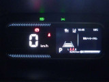 【メーターパネル】見た目もきれいで視認性もよく、安心して運転に集中できます。シンプルであるということが実は安全でもあるんです。
