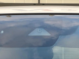 【スマートシティブレーキサポート】低速走行中に前方の車両等を認識し、衝突しそうな時は警報とブレーキで衝突回避と被害軽減をアシスト。より安全にドライブをお楽しみいただけます。