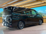 高透明度のガラス皮膜で撥水はもちろん、上質なツヤ・光沢を実現。紫外線や酸性雨から大切な愛車を保護し、色あせ・劣化を防止。「弾スプラッシュコート」、「弾プリミッサコート」からお選びいただけます。