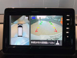 前後左右4つのカメラで、上から見たような映像をお届け、駐車時も安心、アラウンドビューモニター付(肉眼では確認し辛い左前の映像に切り替えることも可能です)。