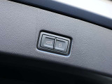 ●オートマチックテールゲートは小柄な方でも安心の高さ調節可能ですので女性やお子様でも楽々開閉が可能です。