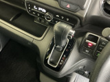 発進時から滑らかに加速する無段階変速のCVTはストップ&ゴーの多い街の中も快適です