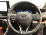 ハンドルは車を運転する上で、ずっと握っている重要なパーツです。手にフィットする物がいいですよね♪
