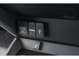 スマートフォンなどの音楽再生が可能なUSB接続ジャック装備車両です♪♪♪