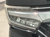 LEDヘッドライトは、点灯の瞬間から最大光量を発揮し、突然暗くなるトンネルなどでの安定感を高めます。