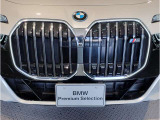 ☆BMWの代名詞とも言える【キドニーグリル】一目見ただけでBMW車であると認識できる確固たるアイコンとして存在感を放ちます☆