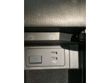 USBタイプの充電口が2口付いています。