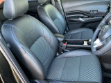 快適に運転できるドライブポジション!運転席シートリフターとシートスライドで、無理のない運転姿勢がとれます。