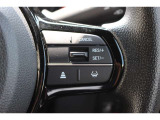 安全運転支援システムHonda SENSINGを搭載。衝突軽減ブレーキや、誤発進抑制機能、アダプティブクルーズコントロール、車線維持など複数の先進技術で安心・快適なドライブをサポートします。
