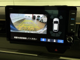 リバースギアに入れるだけで後方の表示へ切り替わります。夜間や雨の日の駐車も楽になりますよ。