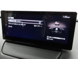 車線逸脱警報システムは、自車が車線から逸脱する可能性があることを知らせるシステムです。自車が車線から逸脱する可能性があると、警報と画面表示で運転者に危険を知らせます。
