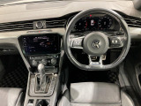 シンプルなデザインと一目でわかるスイッチの配置はPeoples Car=みんなの車という考えの現れです。各スイッチにはバックライトもついており、夜間でも安全に操作して頂けます。