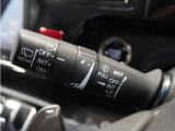 【バリアブル間欠ワイパースイッチ】車速に応じてワイパーの間隔を自動的に調整する機能。雨の量や車速に応じてワイパーの間隔を最適化し、視界を確保することができます。