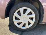 専用のパーツクリーナーを噴霧し、仕上げております。ボディーやガラスの拭き上げ、タイヤワックス等全体をキレイにしております。