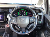 ステアリングスイッチでオーディオ各種操作が可能で、運転に集中できます。安心・安全・快適なドライブをお楽しみいただけます。