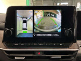 【アラウンドビューモニター】周囲を見渡せる映像で、スムースな駐車をサポートします
