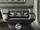 4WD!急な下り坂で、自動的に車速を低速にコントロールする「ヒルディセントコントロール」&滑りやすい路面で空転車輪にブレーキをかけ空転していない車輪に駆動力を集中させる「グリップコントロール」を装備!