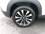 車体にぴったりの純正ホイールです。