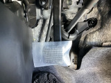 パーキングブレーキはフット式なので運転席と助手席の間はすっきり、移動も楽々です。さっと手が届く位置にATセレクトレバーやエアコンスイッチなどがあり操作性に優れています