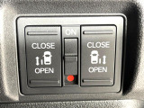 【両側パワースライドドア】スマートキーや運転席のスイッチで後席両側スライドドアの開閉が可能♪電動だから力を入れてドアを開ける必要が無く、小さなお子様でも簡単に開け閉めでき快適です♪