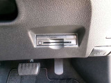 ETC車載器を装備しています。高速道路の料金所もストレスなく通行できます。すっきりとしたビルトインタイプですよ。