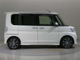 両側パワースライドドア付きだから、狭い駐車スペースなどでの 乗り降りラクラク!小さなお子さまのいるご家庭には嬉しい装備。