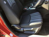 運転席シートリフター!ご自分の好きなシートポジションが取れるので運転が楽しくなりますし疲れにくいです。