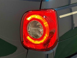 丸目で愛嬌のあるデザインのLEDリヤコンビネーションランプ(LEDストップランプ)が省電力・長寿命化を実現。