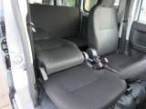 運転席シートフラットになります