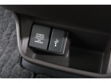 スマートフォンなどの音楽再生が可能なUSB接続ジャック装備車両です♪♪♪