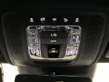 ガラス・スライディングルーフで明るい車内をお楽しみいただけます。シェード付きで日差しの強い日も安心です。