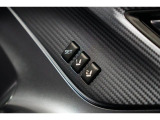運転席のシートポジションメモリー機能は、登録済みの運転者と交代しても、シートポジションの変更の手間がかかりません。