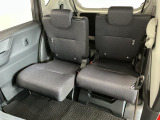 【スライドシート】後席にもスライド機構があることで、細やかに荷室スペースを確保!日常の様々なシーンに対応します♪