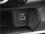 ◆USBチャージャー◆使いやすい場所に装備されています。
