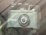 【ドライブレコーダー】ドライブレコーダー装備!走行中はもちろん、あおり運転や事故に遭遇した際、映像で記録し、万一のリスクに備えます。※記録用SDカードはお客様ご自身でご準備いただく必要があります。
