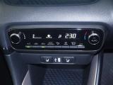 【ナノイーX オートエアコン】設定した温度になるように車が自動で風量や吹き出し口、冷暖房の強さを調整してくれるエアコンです。一度設定すれば、自動で快適な室温を保ってくれるので運転に集中しやすいですよ♪