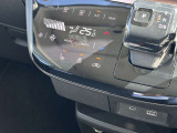 『ステアリング&運転席シートヒーター』装備。 人が暖かく感じる部位を効果的に温めてくれます。