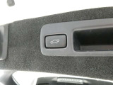 後ろが狭くてもサッと積める。途中で止められる安心のバックドア。後ろの駐車スペースが狭い時に重宝しますよ♪