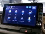 CD、DVD、Bluetooth、AM、FM、スマートフォン接続ができます。