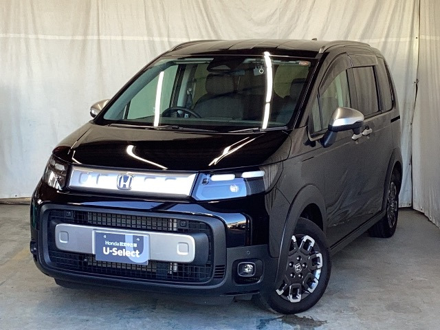 フリード 1.5 e:HEV クロスター 4WD 