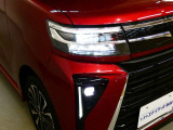 LEDヘッドライトです。デザイン性がよくとても明るいので、夜間の走行や悪天候でも安心です。しかも長寿命!