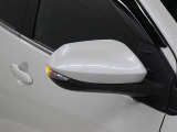 サイドターンランプ付きドアミラー。車両のドレスアップと右左折時の被視認性を兼ね備えたお洒落なミラーです。