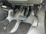 当店は仕上げ業者と提携して、車両の仕上げを行っております。磨き、ルームクリーニング、ヘッドライト磨き、を一貫して行っております。
