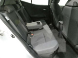 気になる汚れは「まるまるクリン」で解消! 当社の中古車はシートを外して隅々までキレイにクリーニングしてあります。