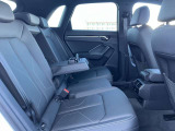 体を支えるためにシートを硬めにしております。長時間の運転でも疲れにくいように、サポート力重視で設計されております。