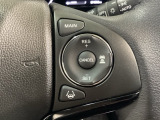 ハンドルにHondaセンシング系のクルーズコントロールやレーンキープアシストなどの操作スイッチが装備されています。ハンドルから手を離さず安全に操作できます。