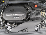 安心のBMW認定中古車は100項目の箇所を徹底的にチェック致します。機械的な箇所や電気系、コンピューターなどをご納車前に点検し、交換基準に達した部品は全て新品に修理返品した後にご納車致します。