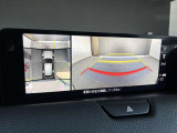 360&deg;ビューモニターでは前後左右4つのカメラ映像をさまざまな走行状況に応じて切り替えてセンターディスプレイに表示することで、駐車時や狭い道でのすれ違い時、見通しの悪い交差点進入時でも安心感を高めます