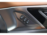 運転席にシートポジションメモリー機能が付いています!誰が乗っても自分のポジションにすることができます!